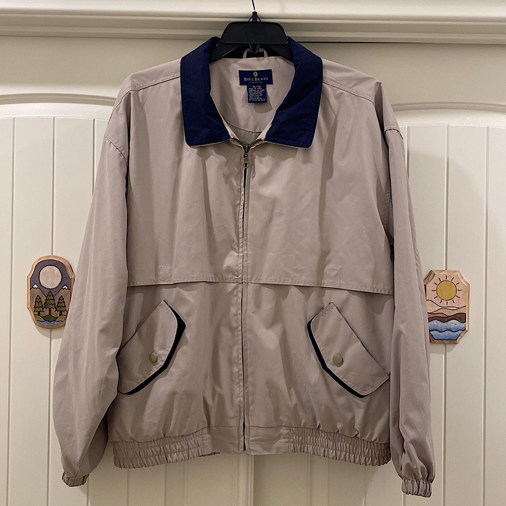 Bill Blass Premium: Navy blue and cream jacket